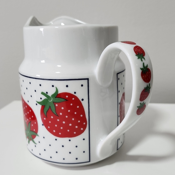 Vintage strawberries pitcher by Takahashi San Francisco - Picture 2 of 7
